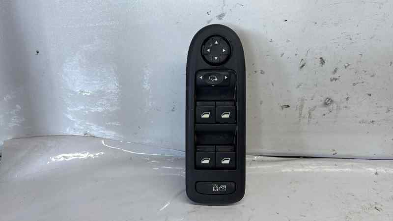 MANDO ELEVALUNAS DELANTERO IZQUIERDO 