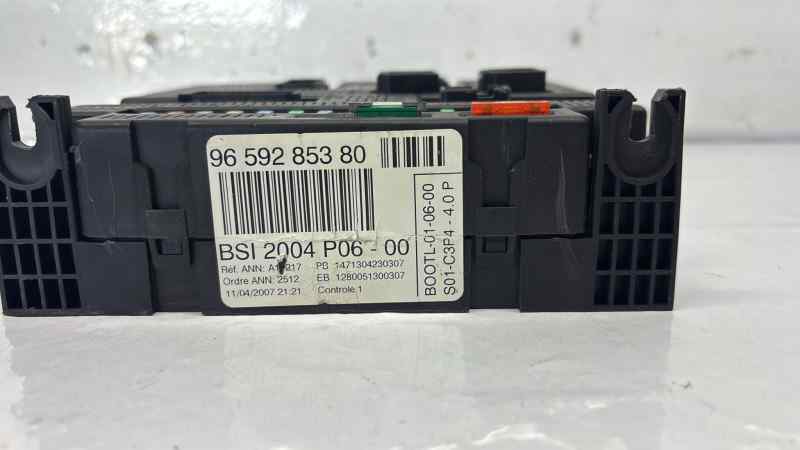 CAJA RELES - FUSIBLES