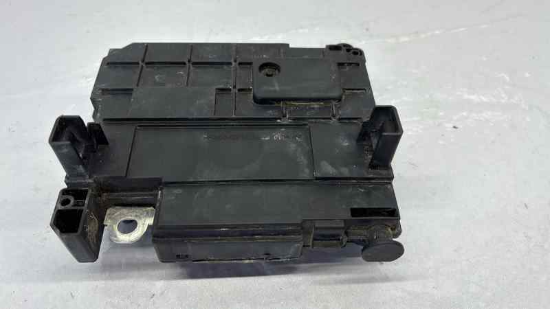 CAJA RELES - FUSIBLES