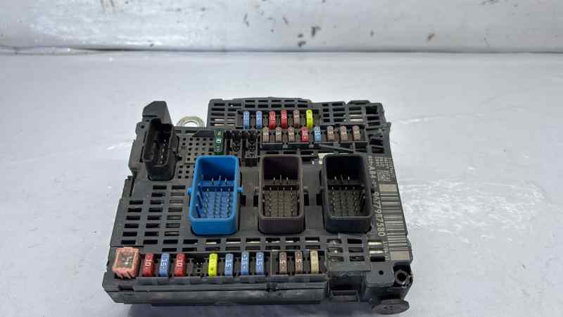 CAJA RELES - FUSIBLES