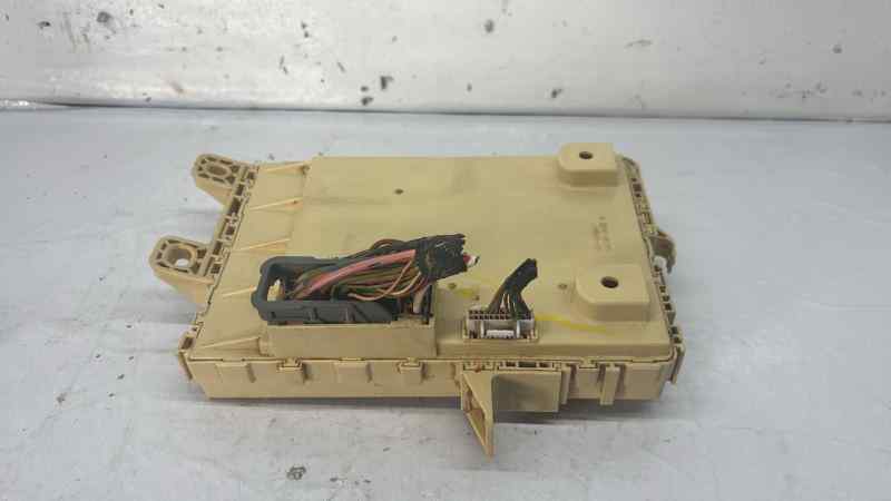 CAJA RELES - FUSIBLES