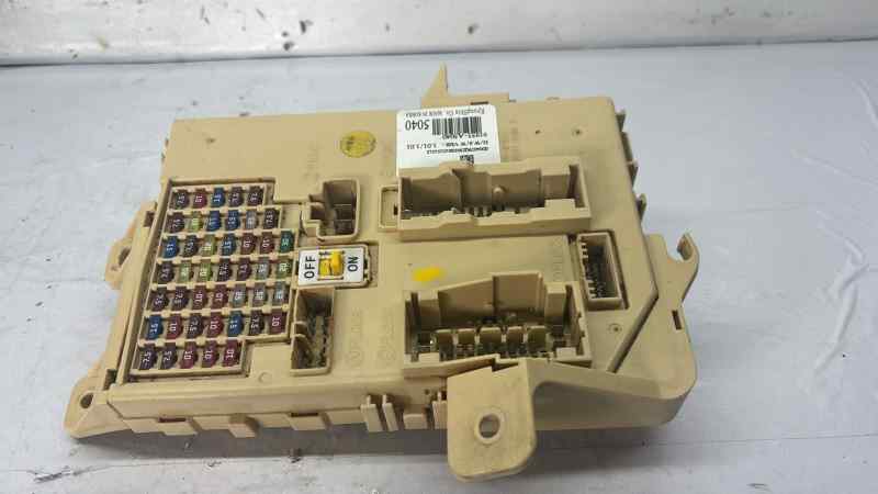 CAJA RELES - FUSIBLES