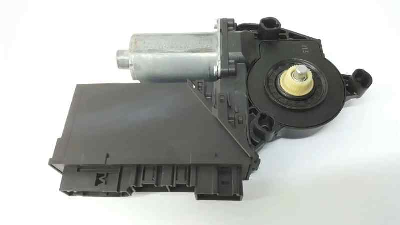 MOTOR ELEVALUNAS TRASERO DERECHO