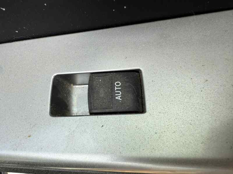 MANDO ELEVALUNAS DELANTERO DERECHO