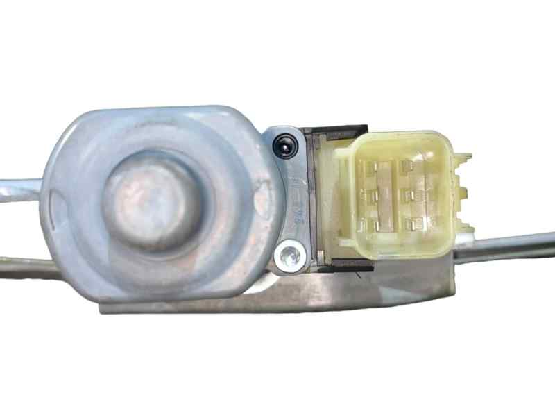 ELEVALUNAS DELANTERO DERECHO