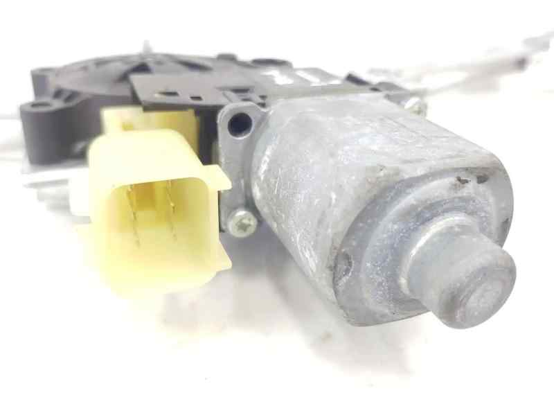 ELEVALUNAS DELANTERO IZQUIERDO