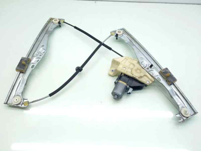 ELEVALUNAS DELANTERO DERECHO