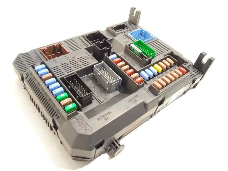 CAJA RELES - FUSIBLES