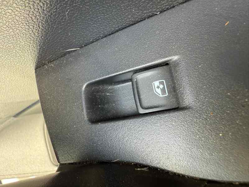 MANDO ELEVALUNAS DELANTERO DERECHO