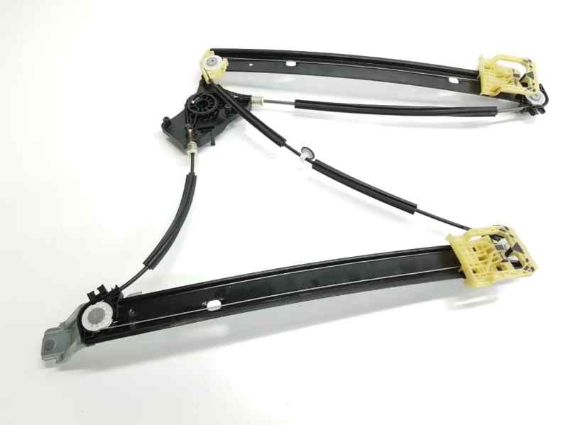 ELEVALUNAS DELANTERO DERECHO