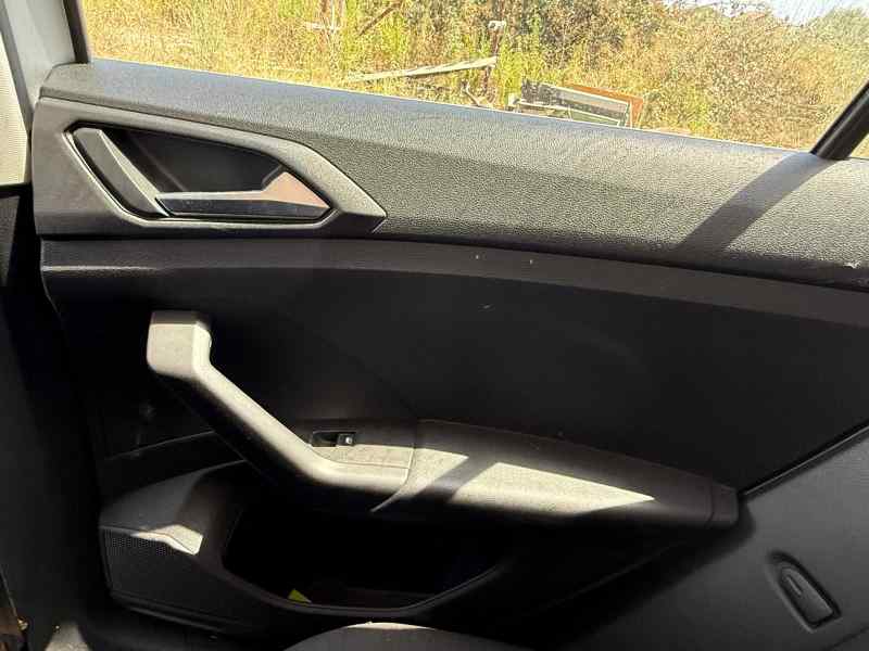 GUARNECIDO PUERTA TRASERA DERECHA