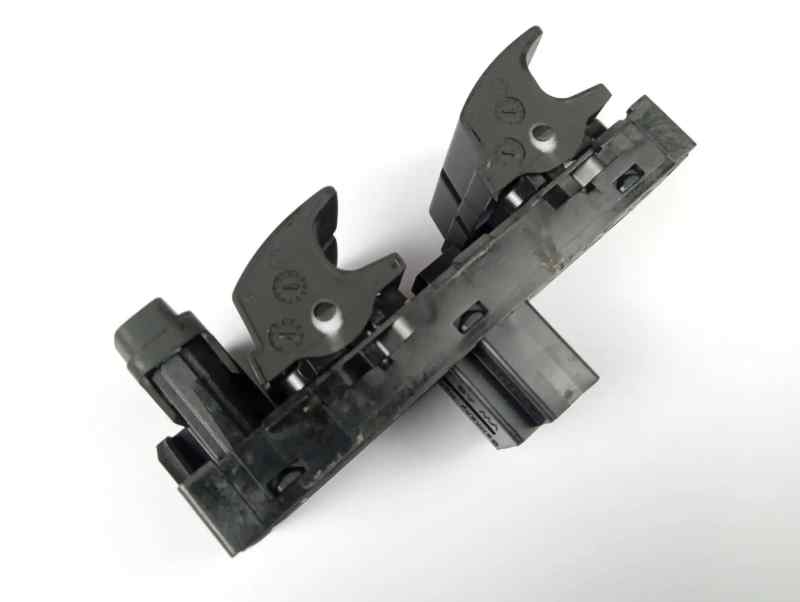 ELEVALUNAS DELANTERO IZQUIERDO