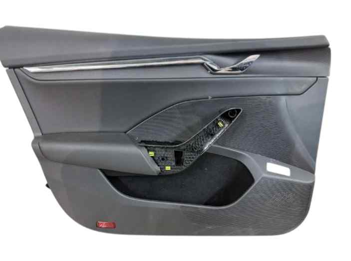 GUARNECIDO PUERTA DELANTERA IZQUIERDA