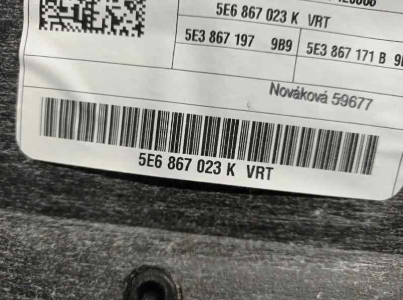 GUARNECIDO PUERTA TRASERA IZQUIERDA