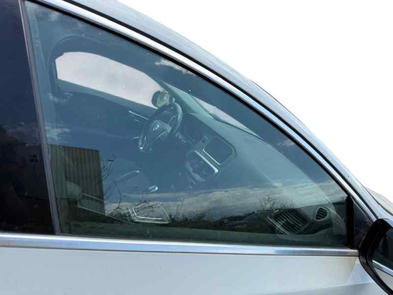 LUNA DELANTERA DERECHA