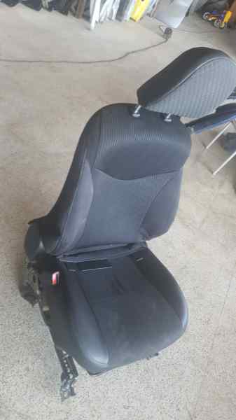 ASIENTO DELANTERO IZQUIERDO