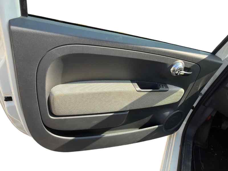 GUARNECIDO PUERTA DELANTERA IZQUIERDA