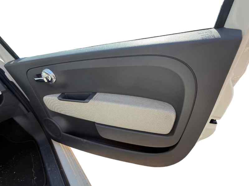 GUARNECIDO PUERTA DELANTERA DERECHA