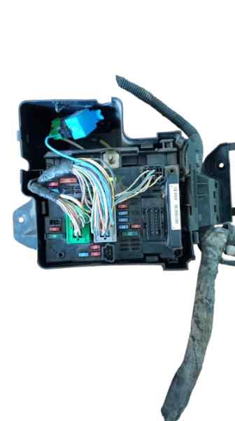 CAJA RELES - FUSIBLES