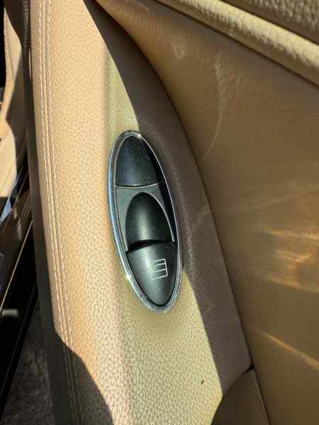 MANDO ELEVALUNAS DELANTERO DERECHO