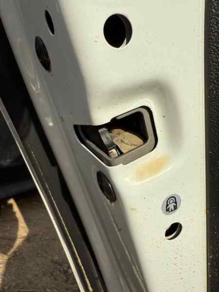 CERRADURA PUERTA TRASERA IZQUIERDA 