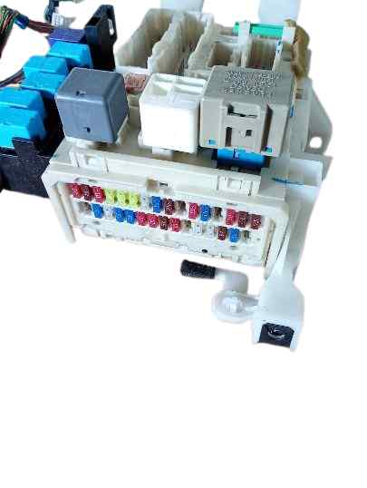 CAJA RELES - FUSIBLES