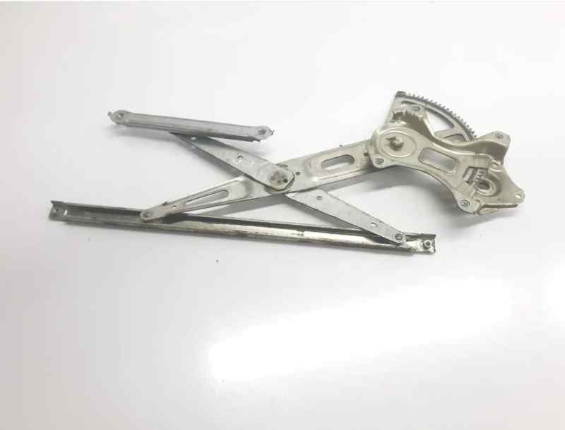 ELEVALUNAS DELANTERO DERECHO