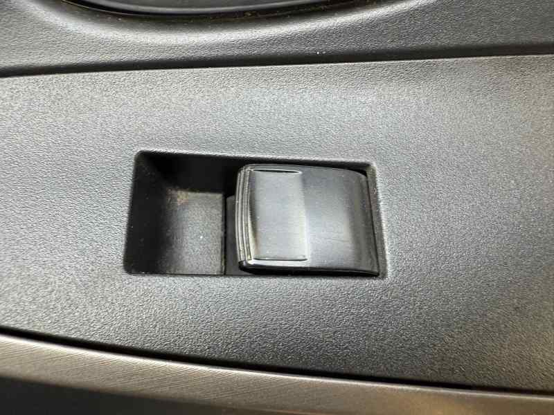 MANDO ELEVALUNAS TRASERO DERECHO