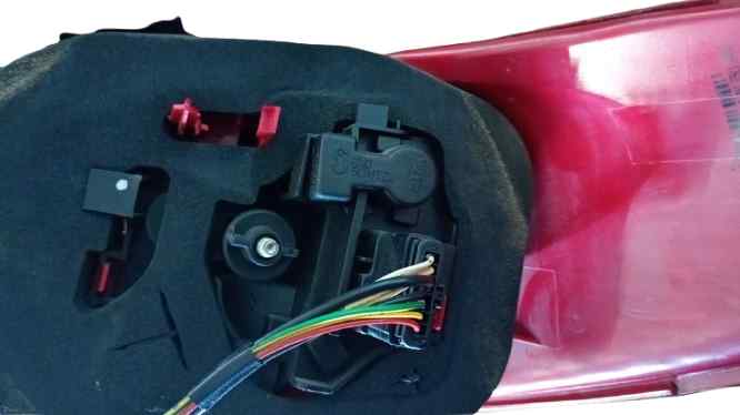 2211283 PILOTO TRASERO IZQUIERDO PEUGEOT 206 BERLINA