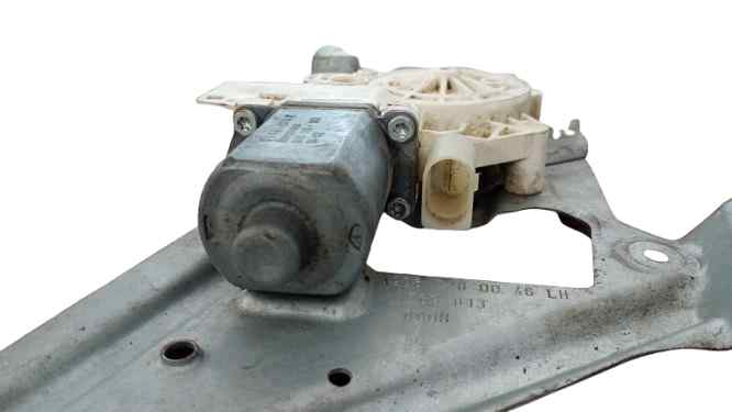 ELEVALUNAS DELANTERO IZQUIERDO