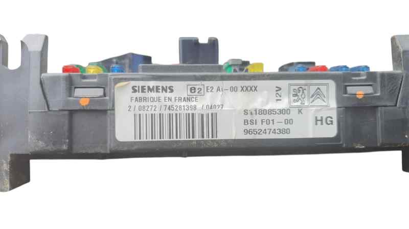 CAJA RELES - FUSIBLES