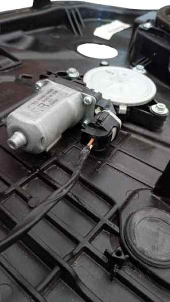 MOTOR ELEVALUNAS TRASERO DERECHO