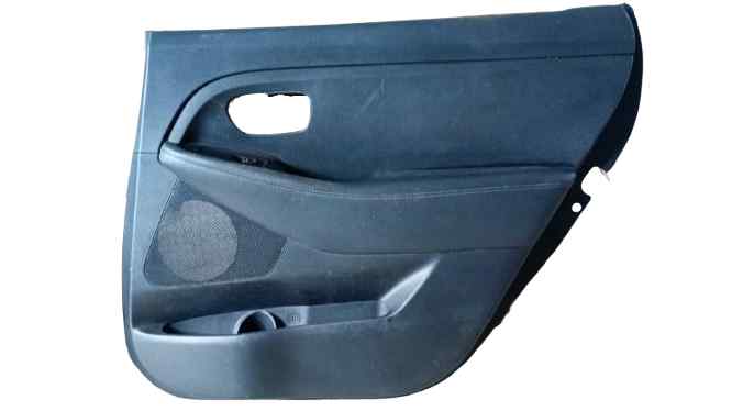 GUARNECIDO PUERTA DELANTERA DERECHA