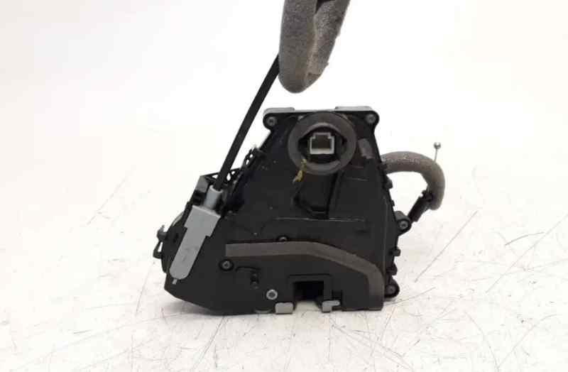 CERRADURA PUERTA TRASERA DERECHA 