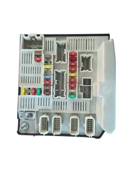 CAJA RELES - FUSIBLES