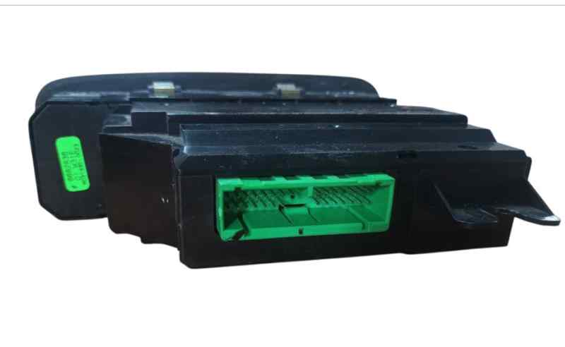 MANDO ELEVALUNAS DELANTERO IZQUIERDO 