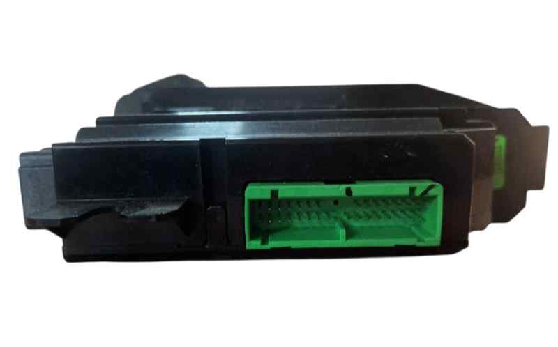 MANDO ELEVALUNAS DELANTERO DERECHO