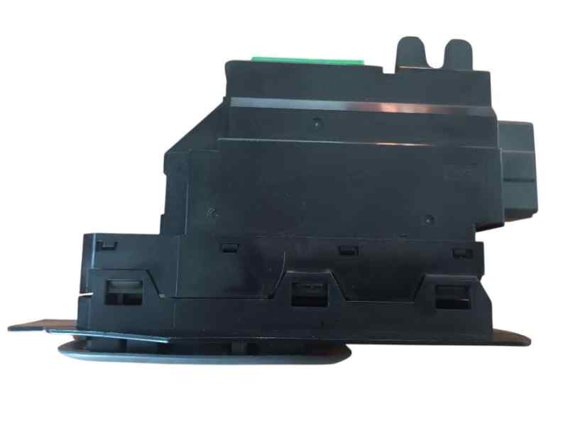 MANDO ELEVALUNAS DELANTERO DERECHO