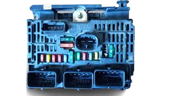 CAJA RELES - FUSIBLES