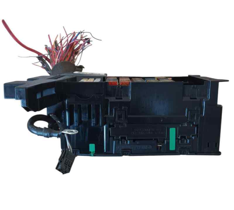 CAJA RELES - FUSIBLES