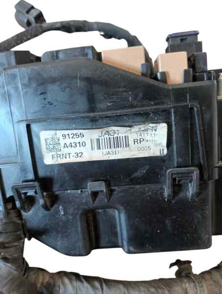 CAJA RELES - FUSIBLES