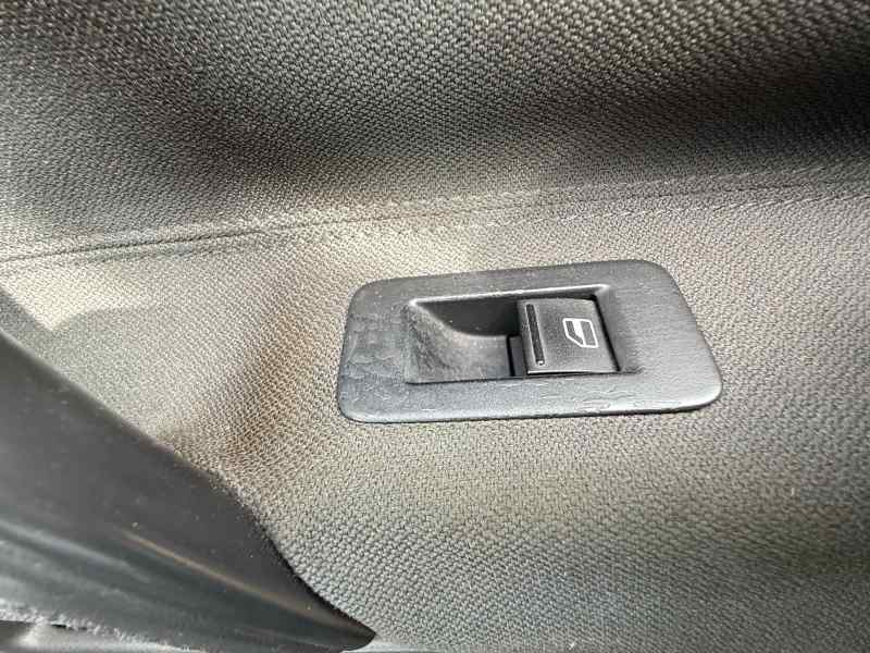 MANDO ELEVALUNAS DELANTERO DERECHO