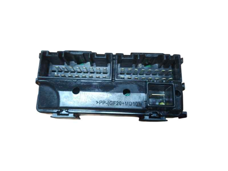 CAJA RELES - FUSIBLES