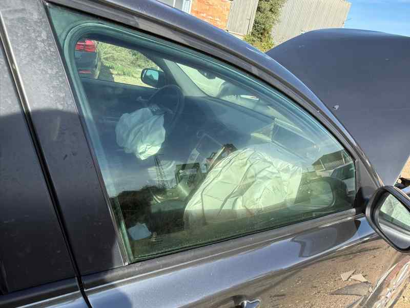 LUNA DELANTERA DERECHA