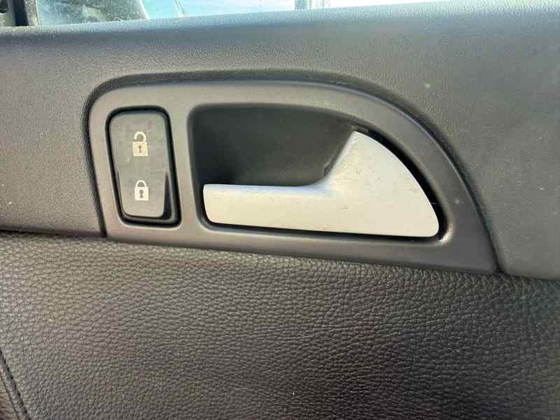 MANETA INTERIOR DELANTERA DERECHA