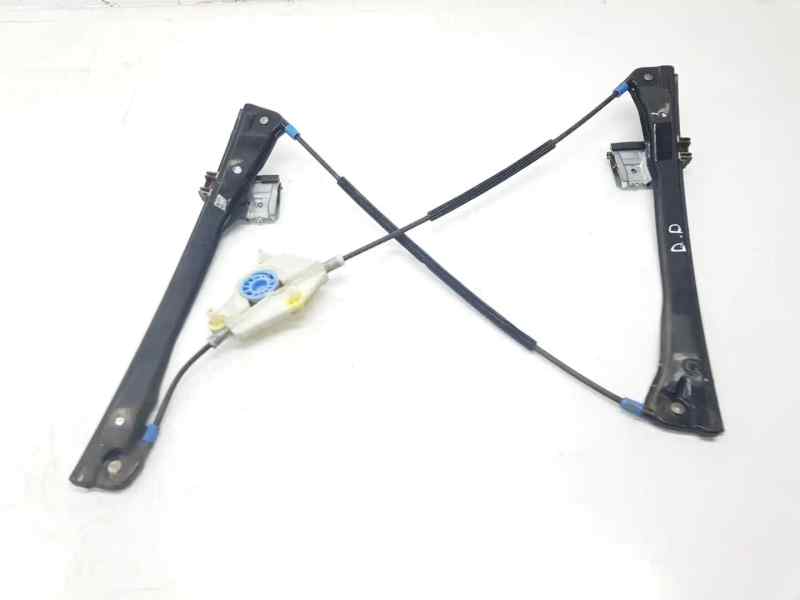 ELEVALUNAS DELANTERO DERECHO