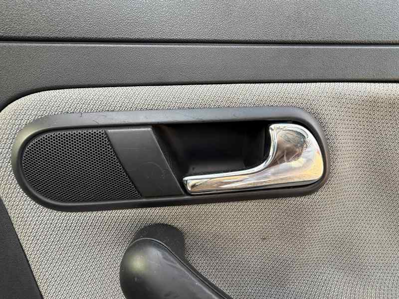 MANETA INTERIOR TRASERA DERECHA