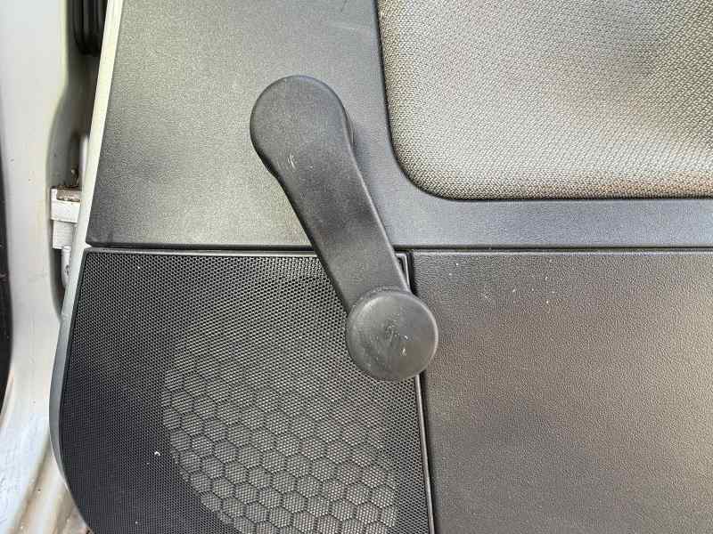 MANETA ELEVALUNAS TRASERA DERECHA