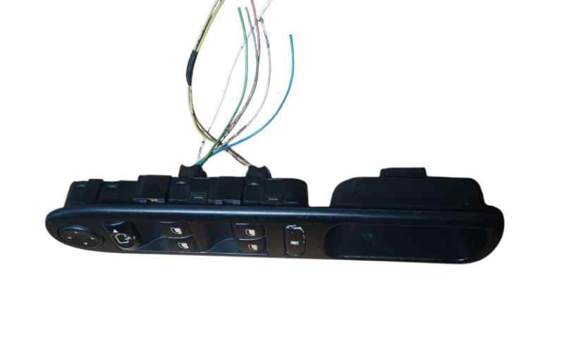 MANDO ELEVALUNAS DELANTERO IZQUIERDO 