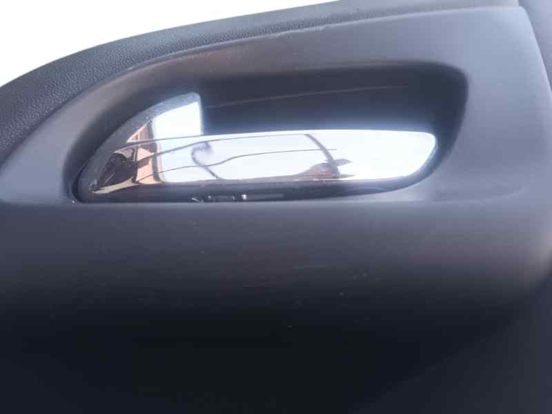 MANETA INTERIOR DELANTERA IZQUIERDA